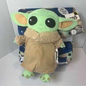 Star Wars The Mandalorian "The Child" Plush 3pc Travel gift Set - Green & Tan